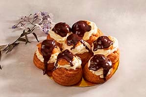 Corona de profiteroles